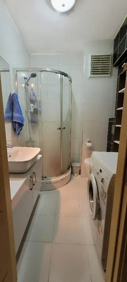 An Easy Transport And Quiet Apartment In 伊斯坦布尔 招待所